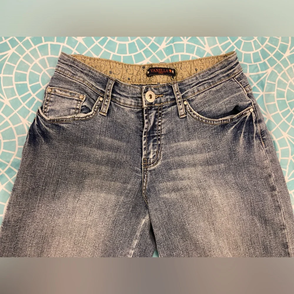 Vintage Vanilla Star blue denim gaucho pant. Semi-flare leg. - Picture 2 of 4